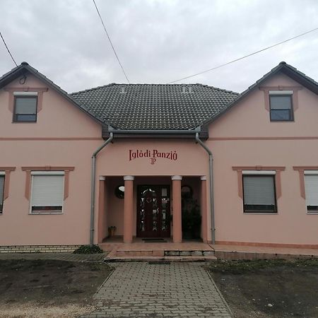 Hotel Iglódi Panzió Kunszentmárton Exterior foto