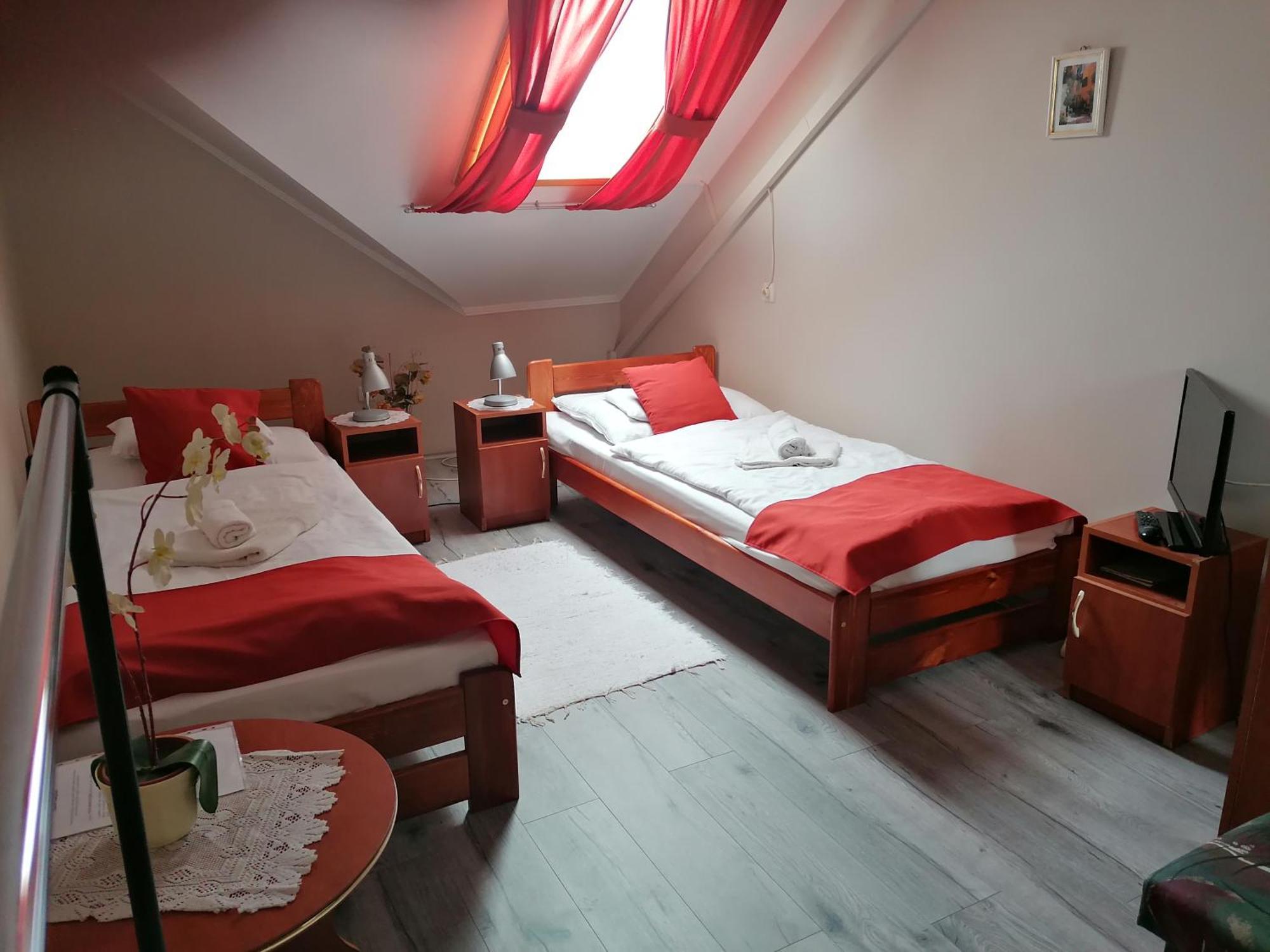 Hotel Iglódi Panzió Kunszentmárton Exterior foto