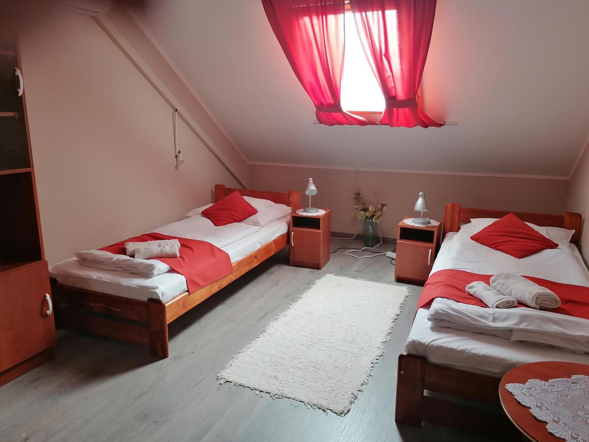 Hotel Iglódi Panzió Kunszentmárton Exterior foto